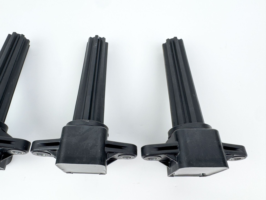 2013 Yamaha 250 HP 4 Stroke Outboard Ignition Coil Set 6P2-82310-01-00 OEM