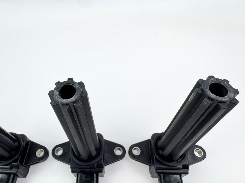 2013 Yamaha 250 HP 4 Stroke Outboard Ignition Coil Set 6P2-82310-01-00 OEM