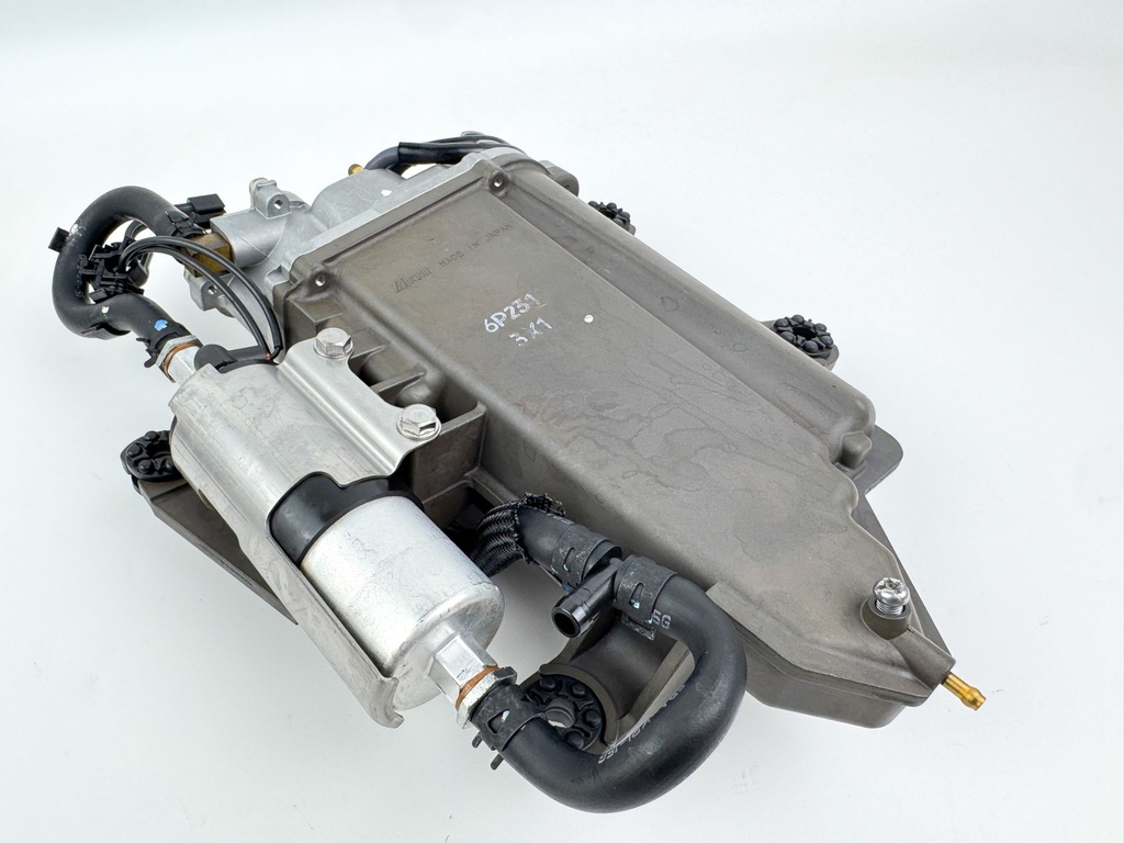 2013 Yamaha 250 HP 4 Stroke Outboard VST Float Chamber Assembly 6P2-14180-31-00 OEM