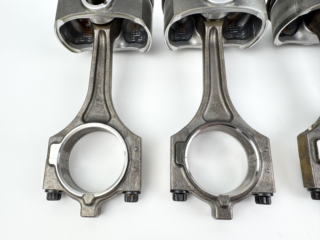 2013 Yamaha 250 HP 4 Stroke Outboard Piston & Connecting Rod Set 6P2-11631-10-93 OEM