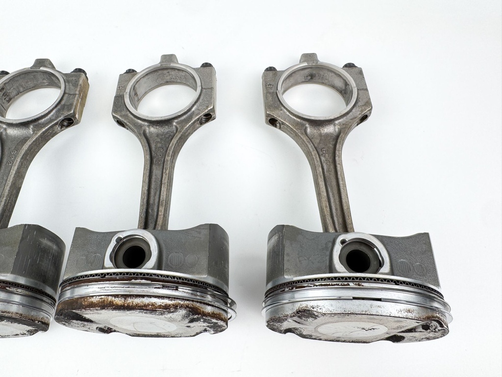 2013 Yamaha 250 HP 4 Stroke Outboard Piston & Connecting Rod Set 6P2-11631-10-93 OEM