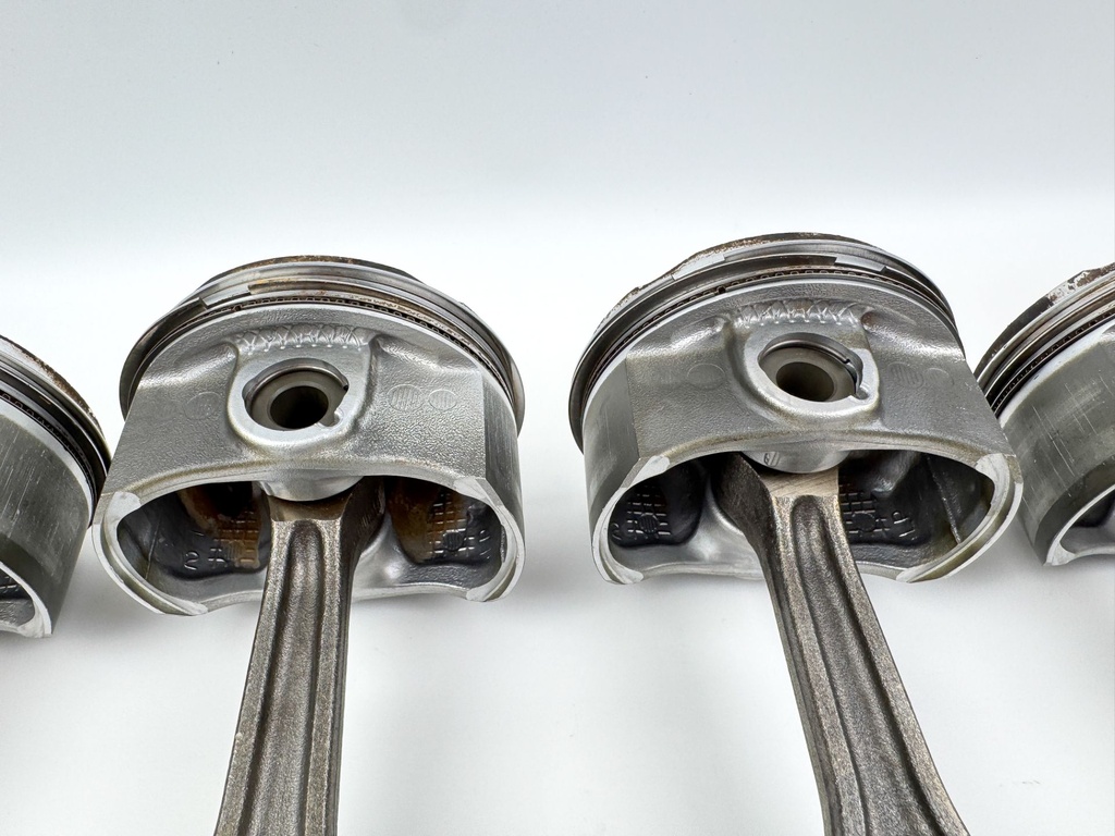 2013 Yamaha 250 HP 4 Stroke Outboard Piston & Connecting Rod Set 6P2-11631-10-93 OEM