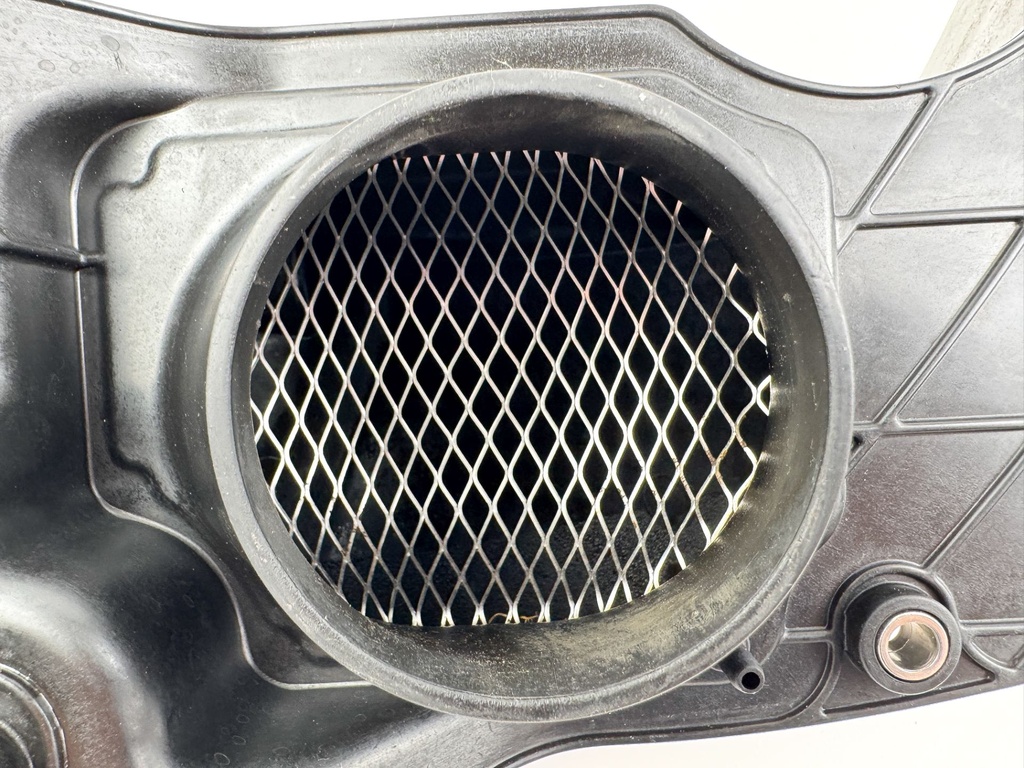 2013 Yamaha 250 HP 4 Stroke Outboard Intake Air Silencer Assembly 6P2-14440-00-00 OEM