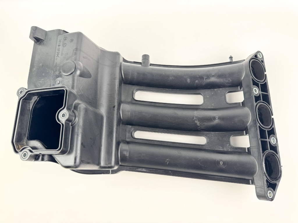 2013 Yamaha 250 HP 4 Stroke Outboard Intake Manifold 6P2-13641-00-00 OEM