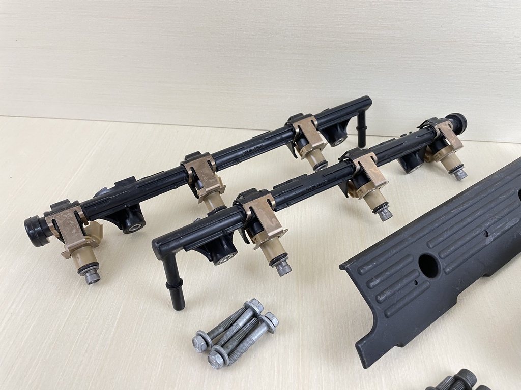 Yamaha 250HP 3.3L 4 Stroke Outboard Engine Fuel Delivery Pipe With Injectors 