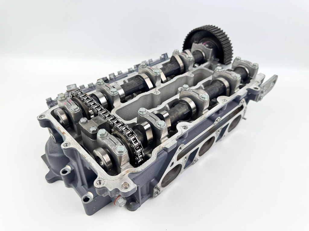 2004 Yamaha 225 HP 4 Stroke Outboard Starboard Cylinder Head 69J-W009A-02-1S OEM