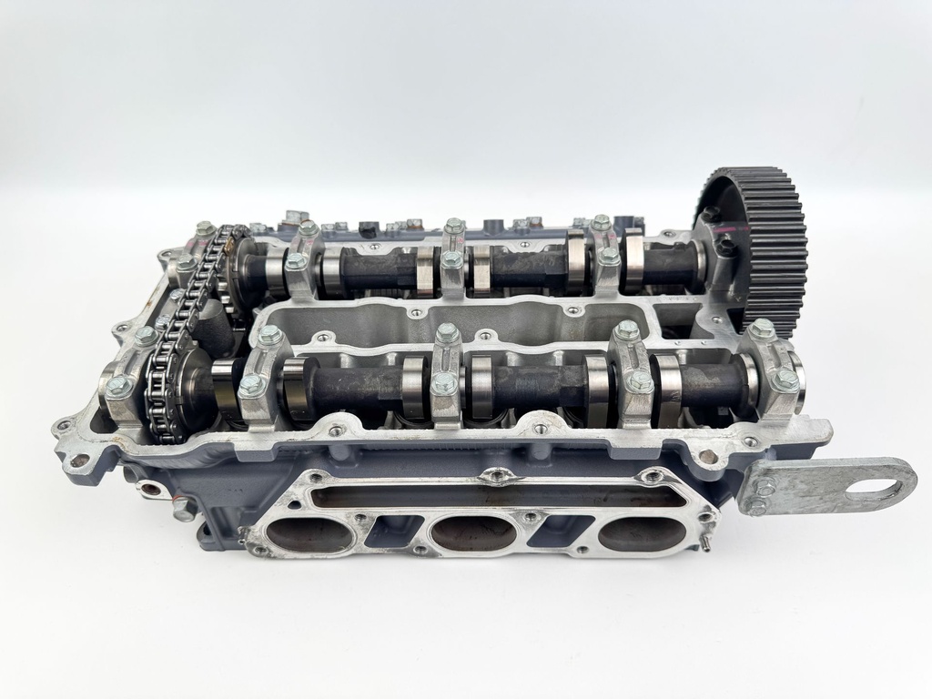 2004 Yamaha 225 HP 4 Stroke Outboard Starboard Cylinder Head 69J-W009A-02-1S OEM