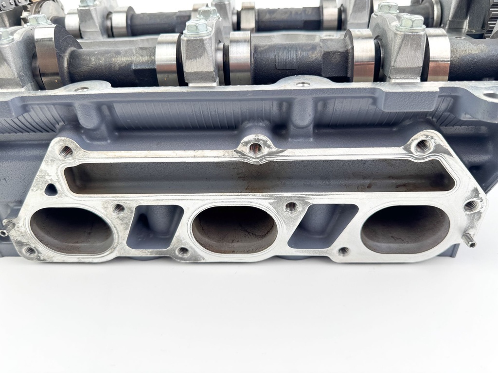 2004 Yamaha 225 HP 4 Stroke Outboard Starboard Cylinder Head 69J-W009A-02-1S OEM