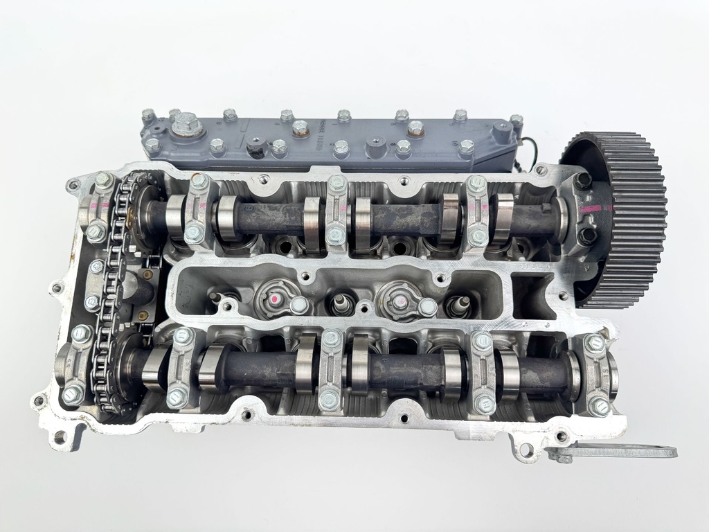 2004 Yamaha 225 HP 4 Stroke Outboard Starboard Cylinder Head 69J-W009A-02-1S OEM