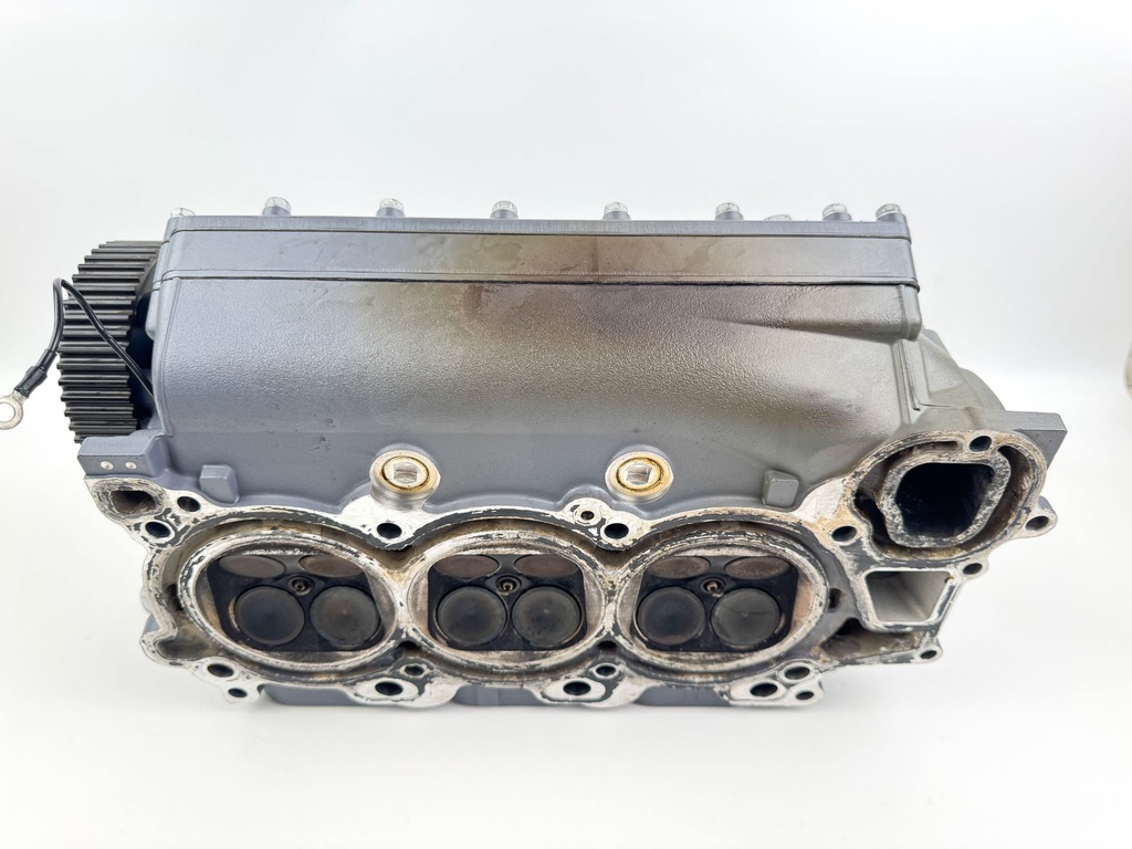 2004 Yamaha 225 HP 4 Stroke Outboard Starboard Cylinder Head 69J-W009A-02-1S OEM
