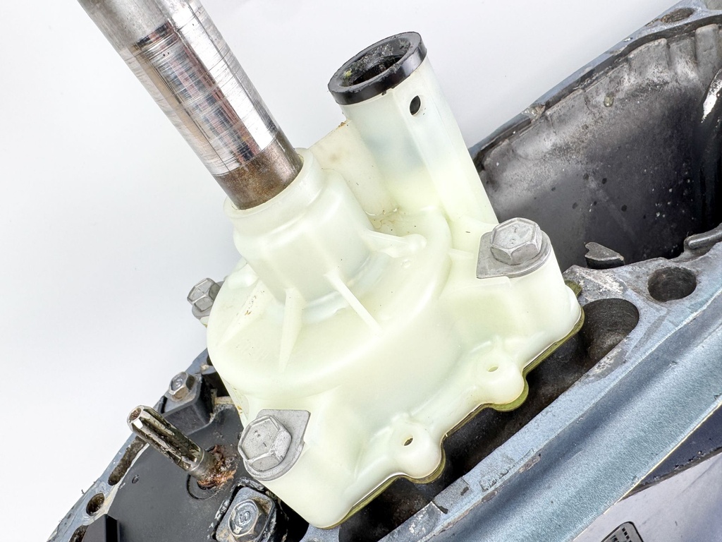 Yamaha 200 225 HP 4 Stroke Outboard 25" XL Lower Unit Gear Case RH Standard