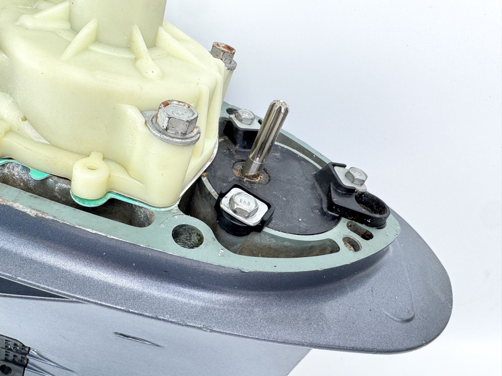 Yamaha 200 225 HP 4 Stroke Outboard 25" XL Lower Unit Gear Case RH 2002-2015