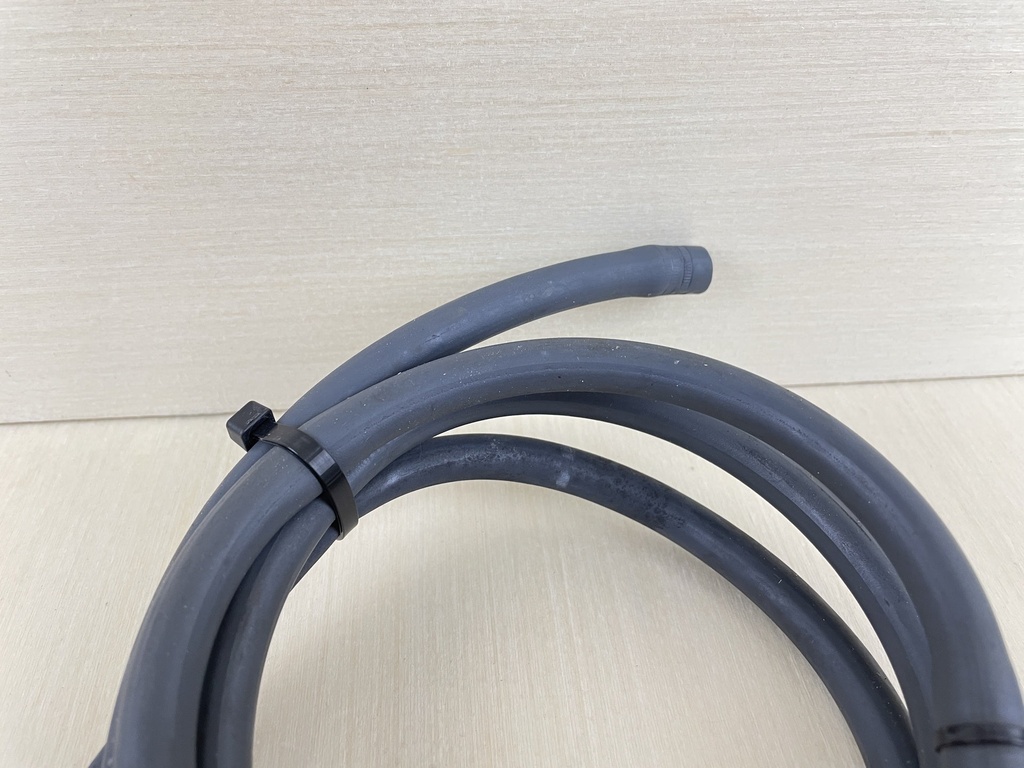 2005 Yamaha 250HP 4 Stroke Outboard Flush Port Assembly With Hose