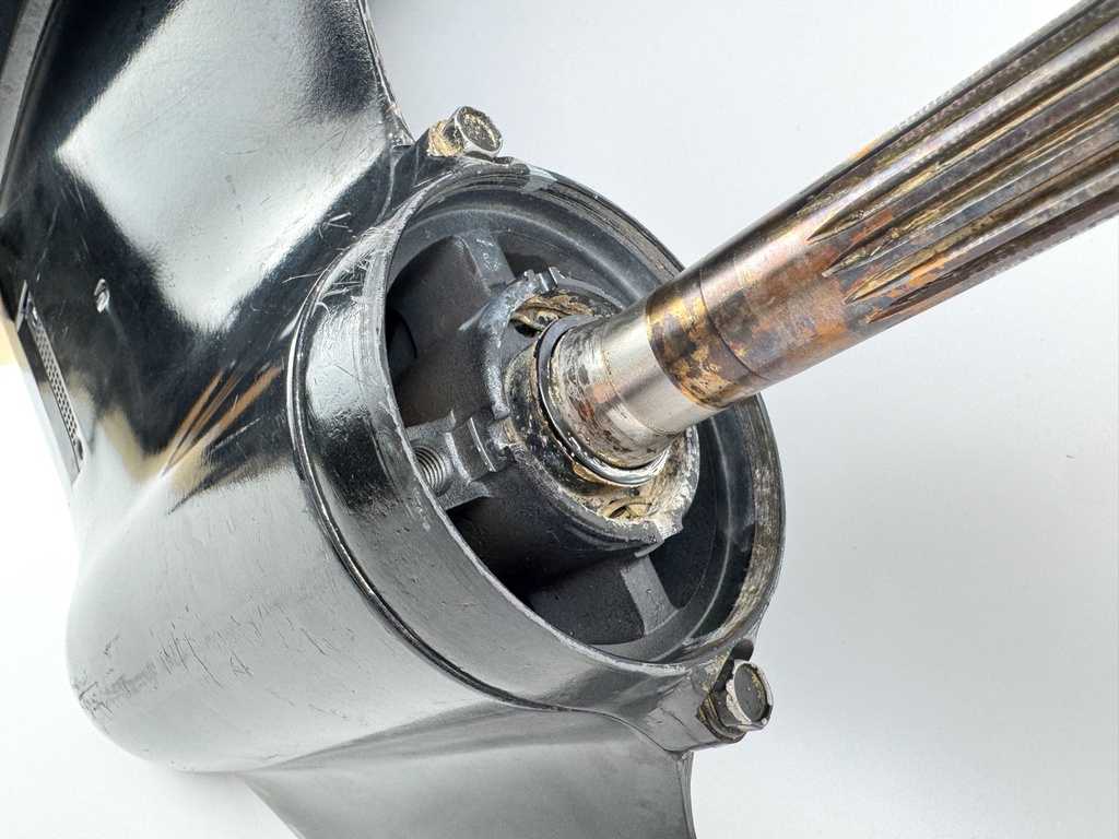 2001-18 Suzuki 115 140 HP 4 Stroke Outboard 20" Long Lower Unit Gear Case