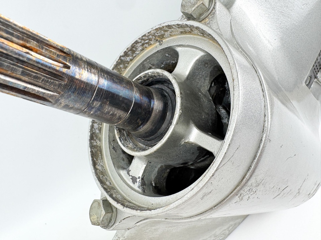 99 - 2006 Honda BF 75 90 HP Outboard 20" Long Lower Unit Gear Case