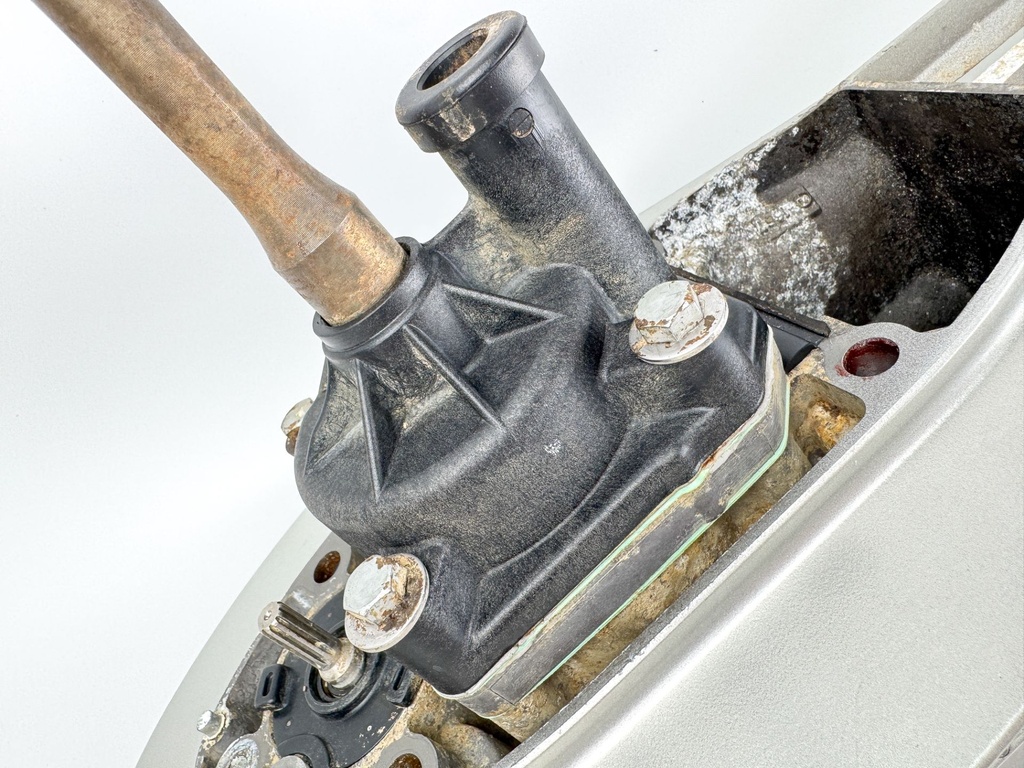 99 - 2006 Honda BF 75 90 HP Outboard 20" Long Lower Unit Gear Case