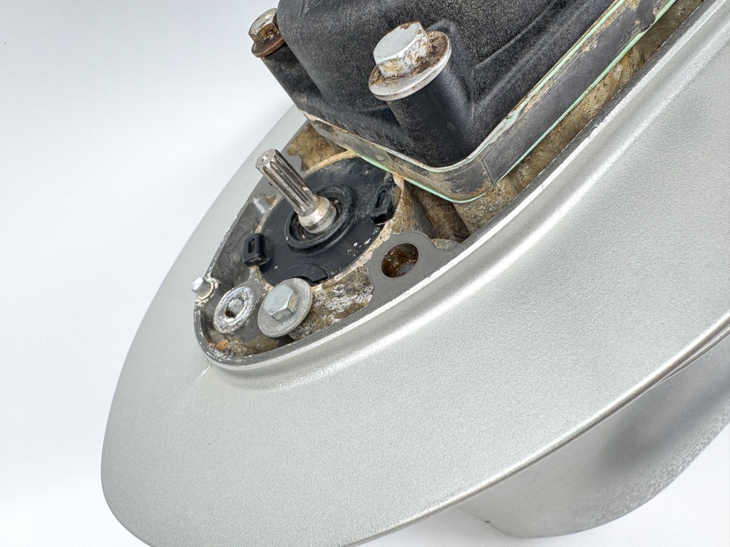 99 - 2006 Honda BF 75 90 HP Outboard 20" Long Lower Unit Gear Case