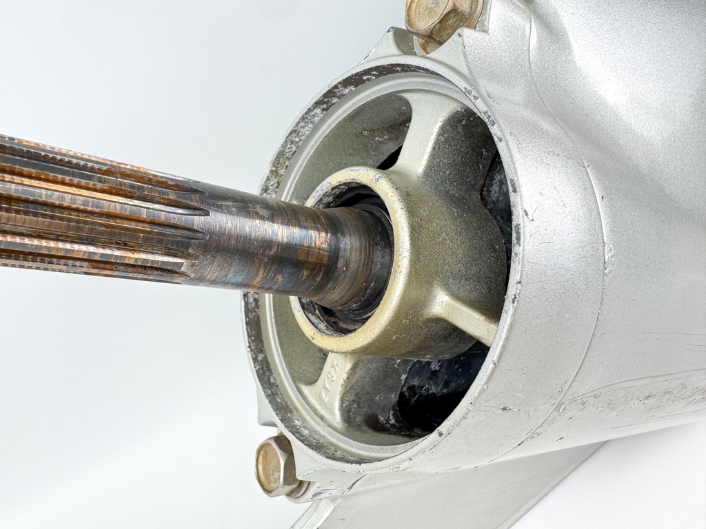 2006 + Honda BF 200 225 HP Outboard 25" XL Lower Unit 41100-ZY3-E03ZA Counter