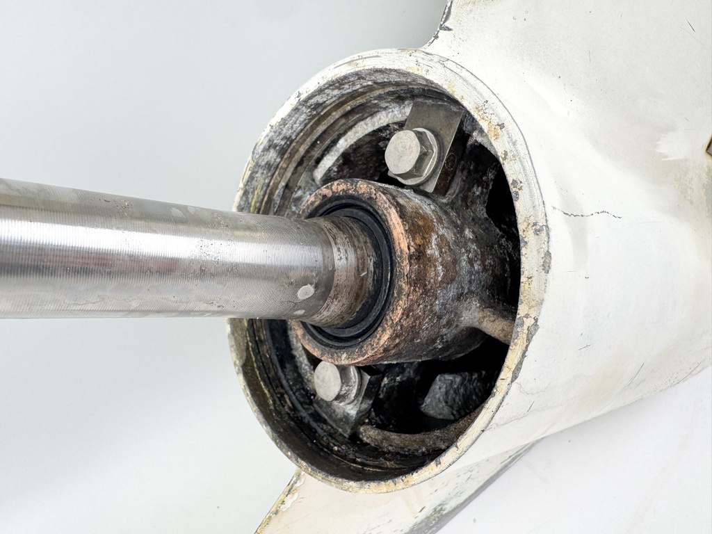 2000 Evinrude 200HP 2 Stroke Outboard 25" XL Lower Unit Gear Case 5007022