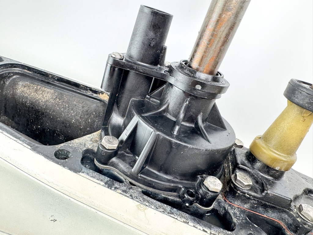 2000 Evinrude 200HP 2 Stroke Outboard 25" XL Lower Unit Gear Case 5007022