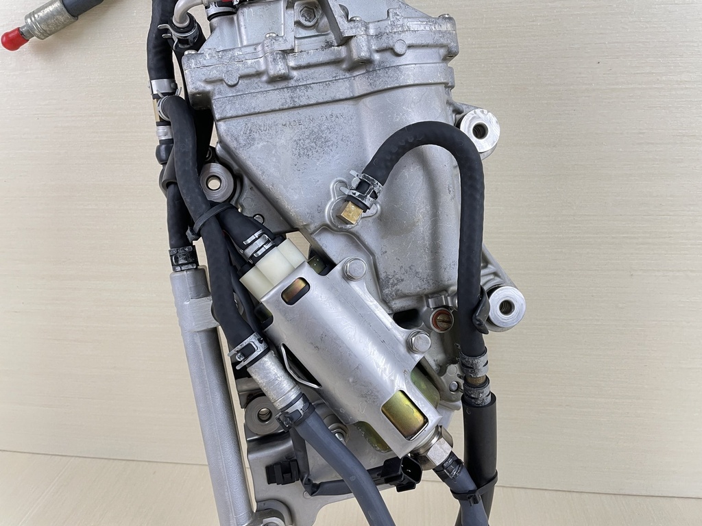 2002 Yamaha 225HP Outboard Float Chamber Assembly VST Fuel 69J-14180-00-00