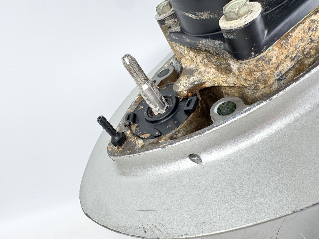 2006 Honda 225 HP 4 Stroke Outboard Lower Unit Gear Case 41100-ZY3-C13ZA OEM