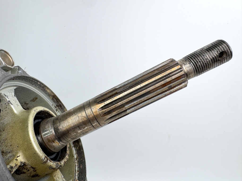 2006 Honda 225 HP 4 Stroke Outboard Lower Unit Gear Case 41100-ZY3-C13ZA OEM