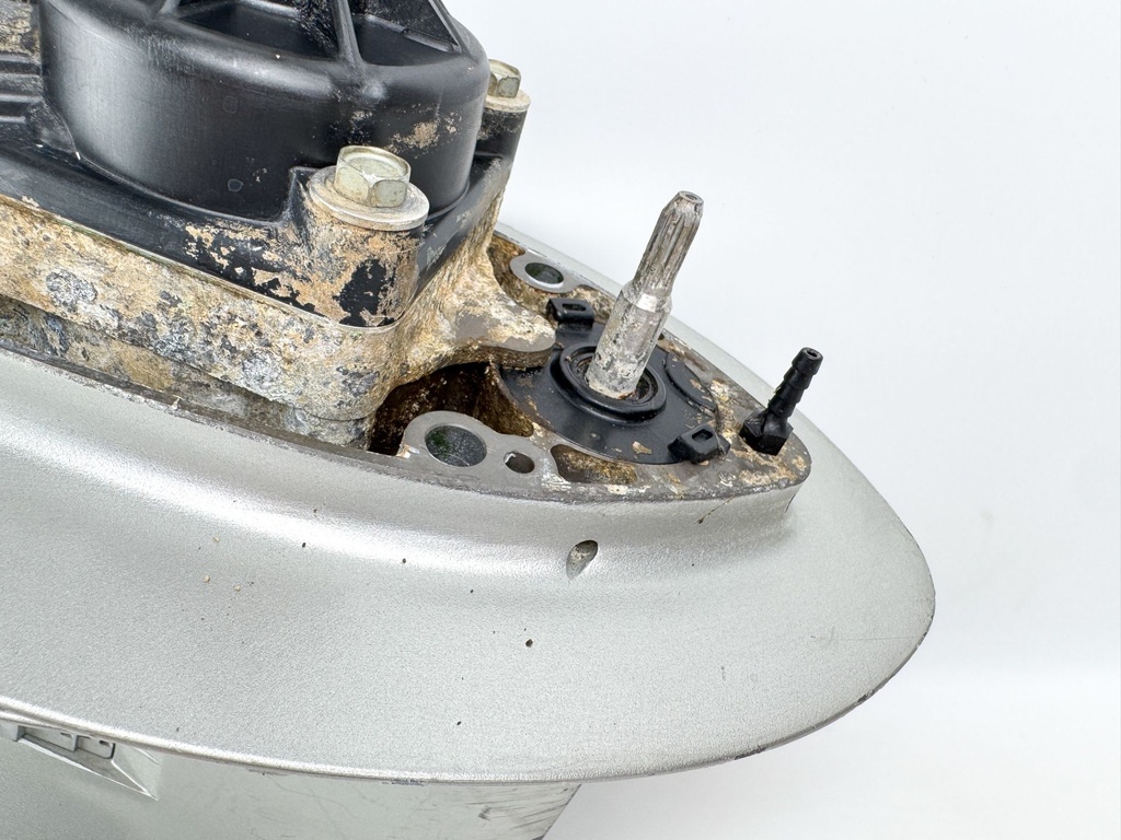 2006 Honda 225 HP 4 Stroke Outboard Lower Unit Gear Case 41100-ZY3-C13ZA OEM