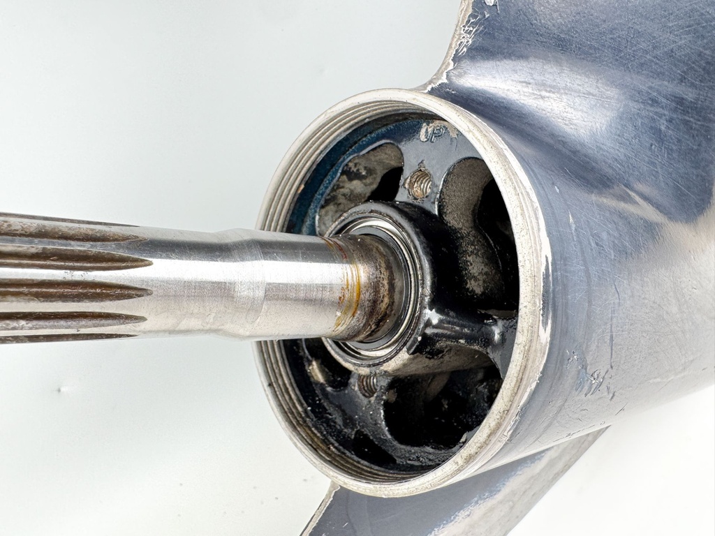 92 - 1998 Johnson Evinrude 85 88 90 100 112 115 HP V4 20" Lower Unit Gear Case