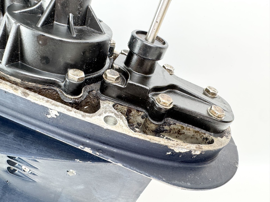 92 - 1998 Johnson Evinrude 85 88 90 100 112 115 HP V4 20" Lower Unit Gear Case