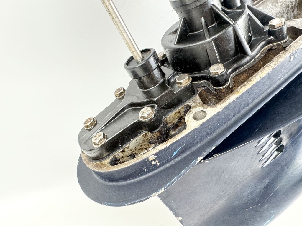 92 - 1998 Johnson Evinrude 85 88 90 100 112 115 HP V4 20" Lower Unit Gear Case