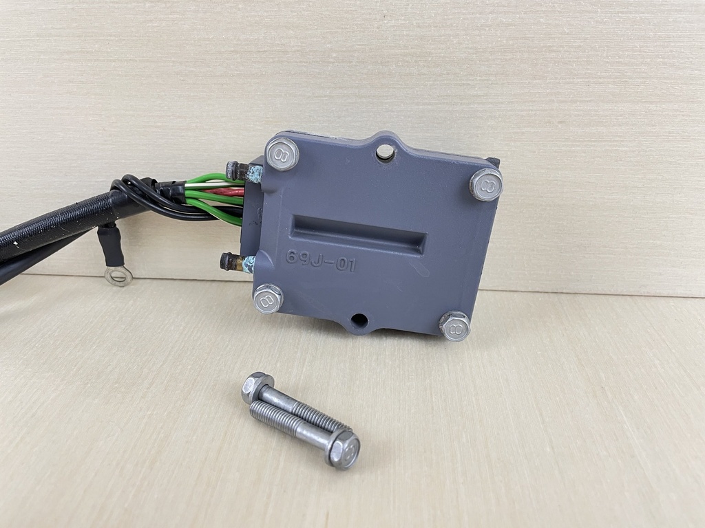 2002 Yamaha 225HP 4 Stroke Outboard Rectifier Regulator Assembly 69J-81960-01-00