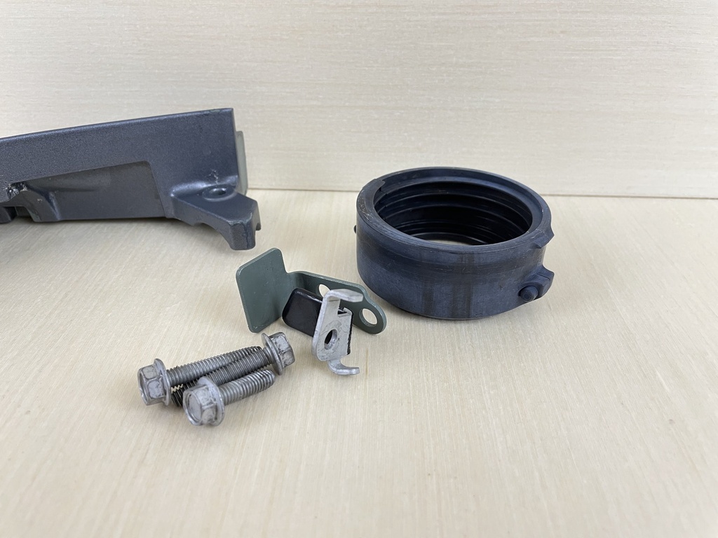 2002 Yamaha 225HP 4 Stroke Outboard Control Cable Cover Plate 69J-42738-00-5B