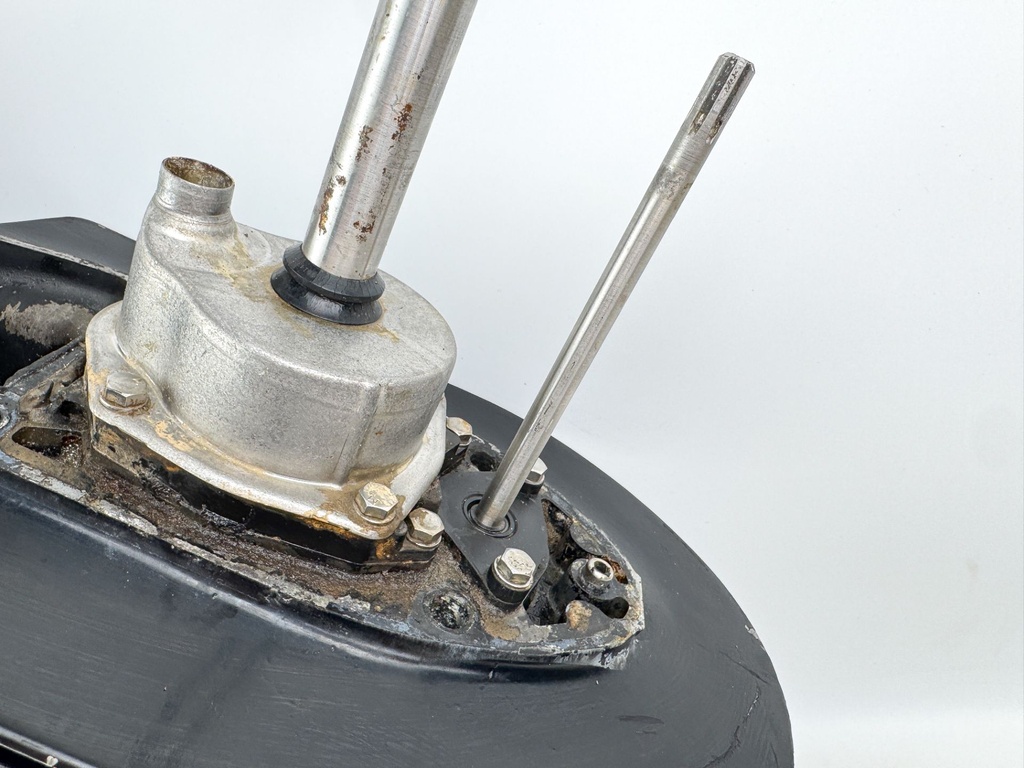 2003 Mercury 125HP 2 Stroke Outboard 25" XL Lower Unit Gear Case 9011J9