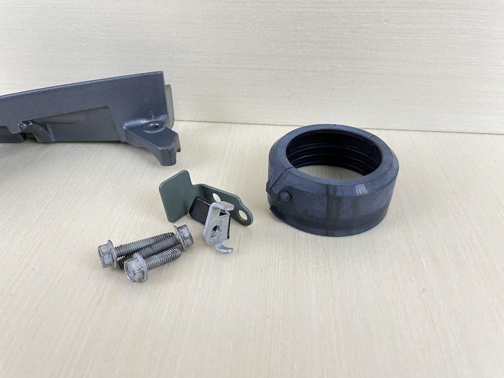 2002 Yamaha 225HP 4 Stroke Outboard Control Cable Cover Plate 69J-42738-00-5B