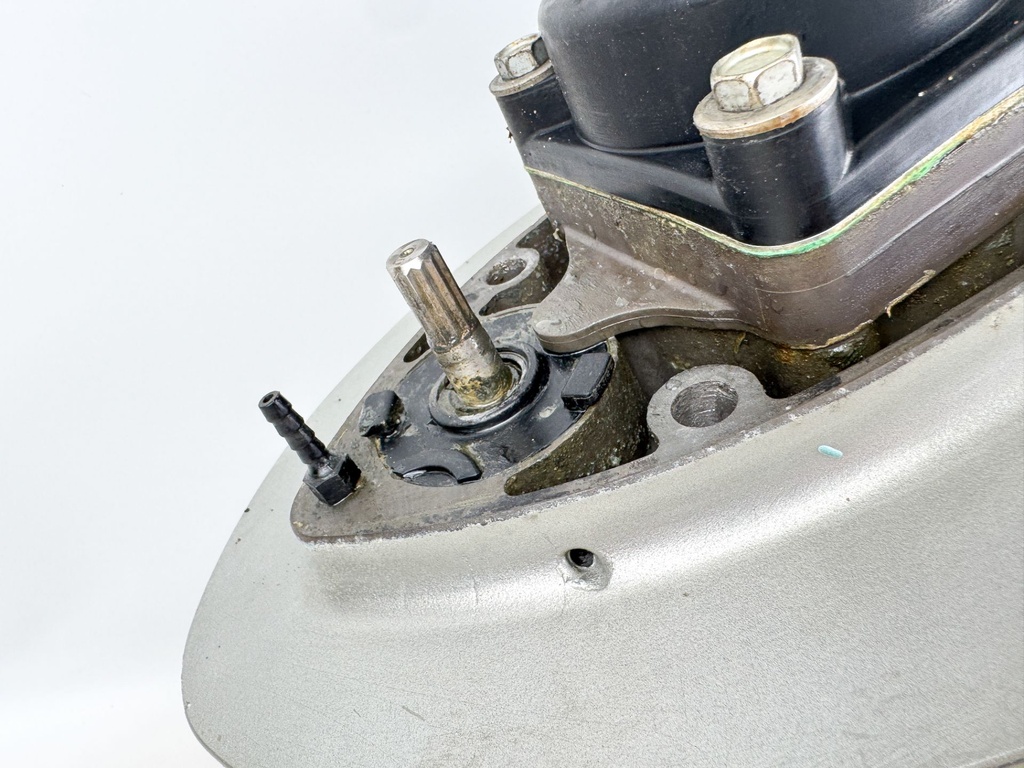 03-05 Honda 200 225 HP 4 Stroke 25" XL Lower Unit Gear Case 06411-ZY3-617ZA