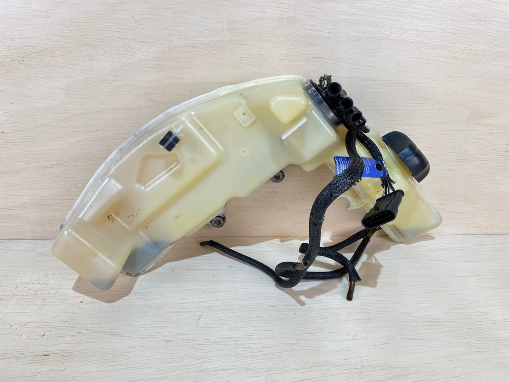 2007 Evinrude Etec 40HP Oil Tank With Pump Assembly 5007250 5007251