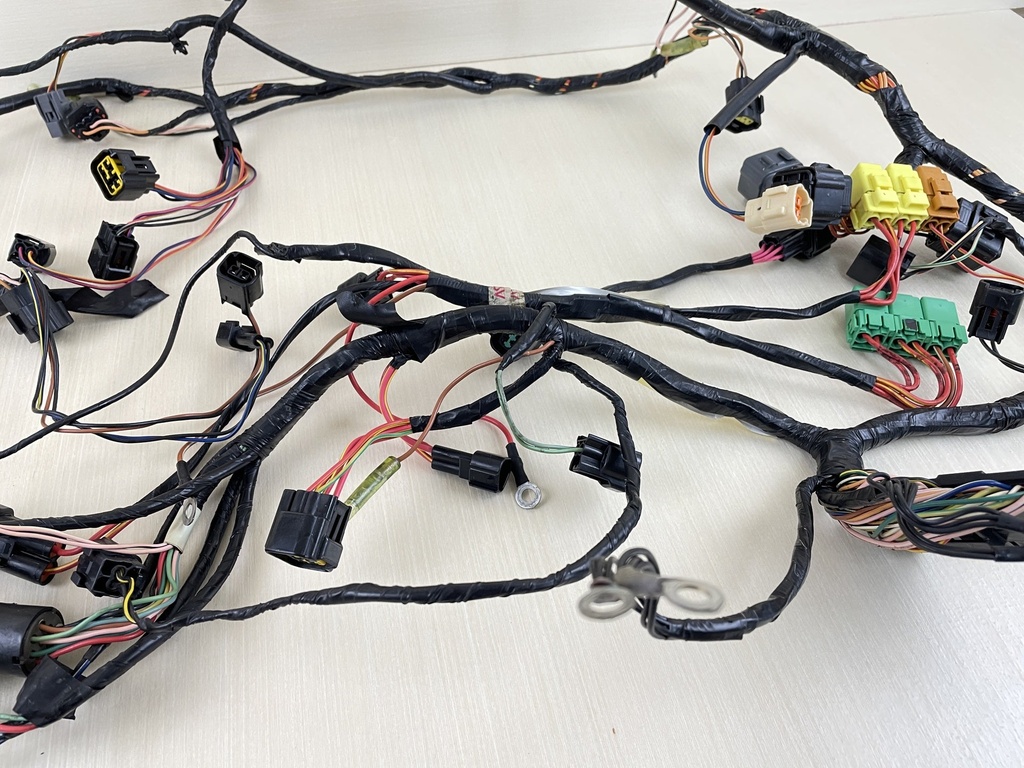 2002 Yamaha 225HP 4 Stroke Engine Wire Harness Assembly 69J-82590-10-00 Parts