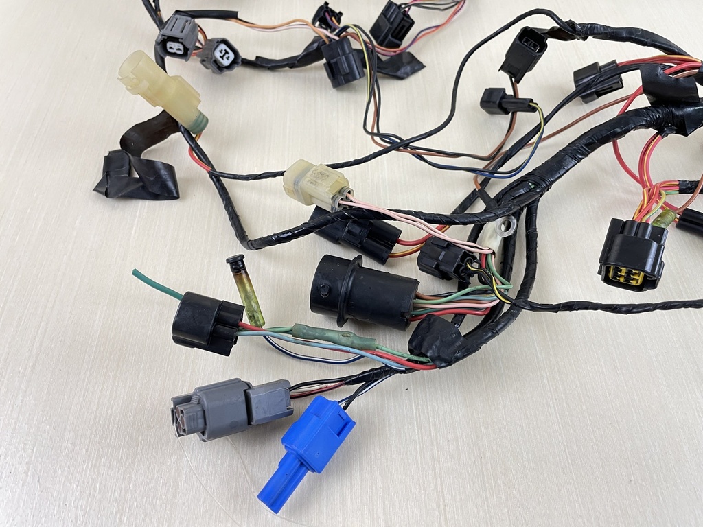 2002 Yamaha 225HP 4 Stroke Engine Wire Harness Assembly 69J-82590-10-00 Parts