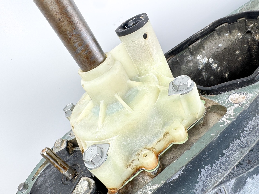 Yamaha 200 225 HP 4 Stroke 25" XL Lower Unit Gear Case RH 69J-45300-30-8D