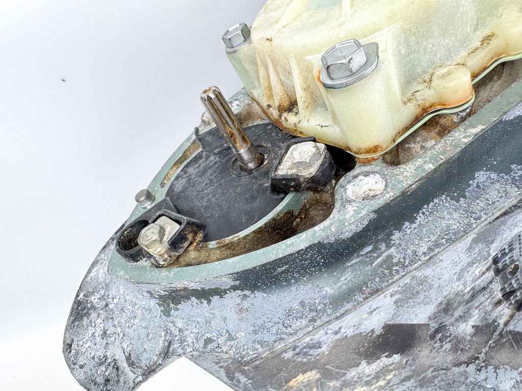 Yamaha 200 225 HP 4 Stroke 25" XL Lower Unit Gear Case RH 69J-45300-30-8D