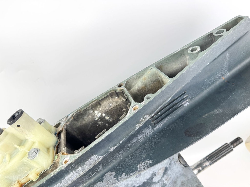 Yamaha 200 225 HP 4 Stroke 25" XL Lower Unit Gear Case RH 69J-45300-30-8D