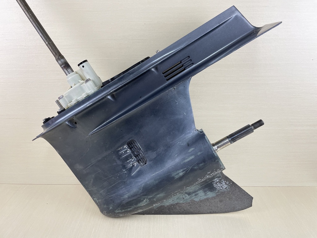 2002 Yamaha 225HP 4 Stroke 25" Lower Unit Gear Case RH 69J-45300-20-8D