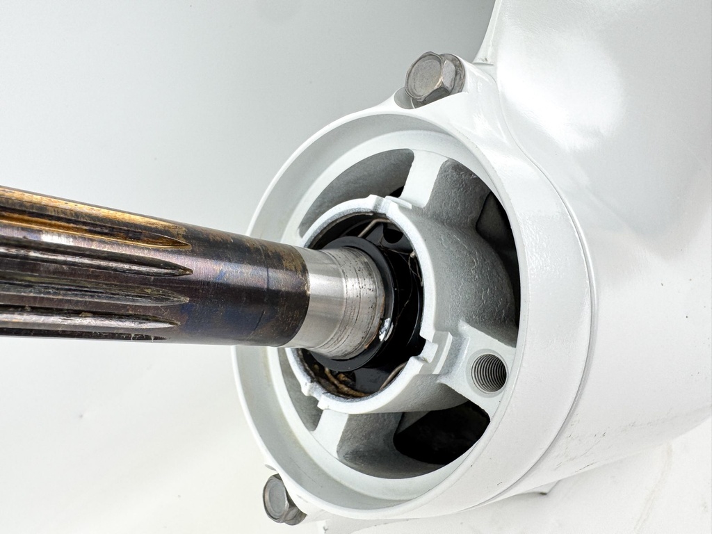 2001-18 Suzuki 115 140 HP 4 Stroke Outboard 20" Long Lower Unit Gear Case