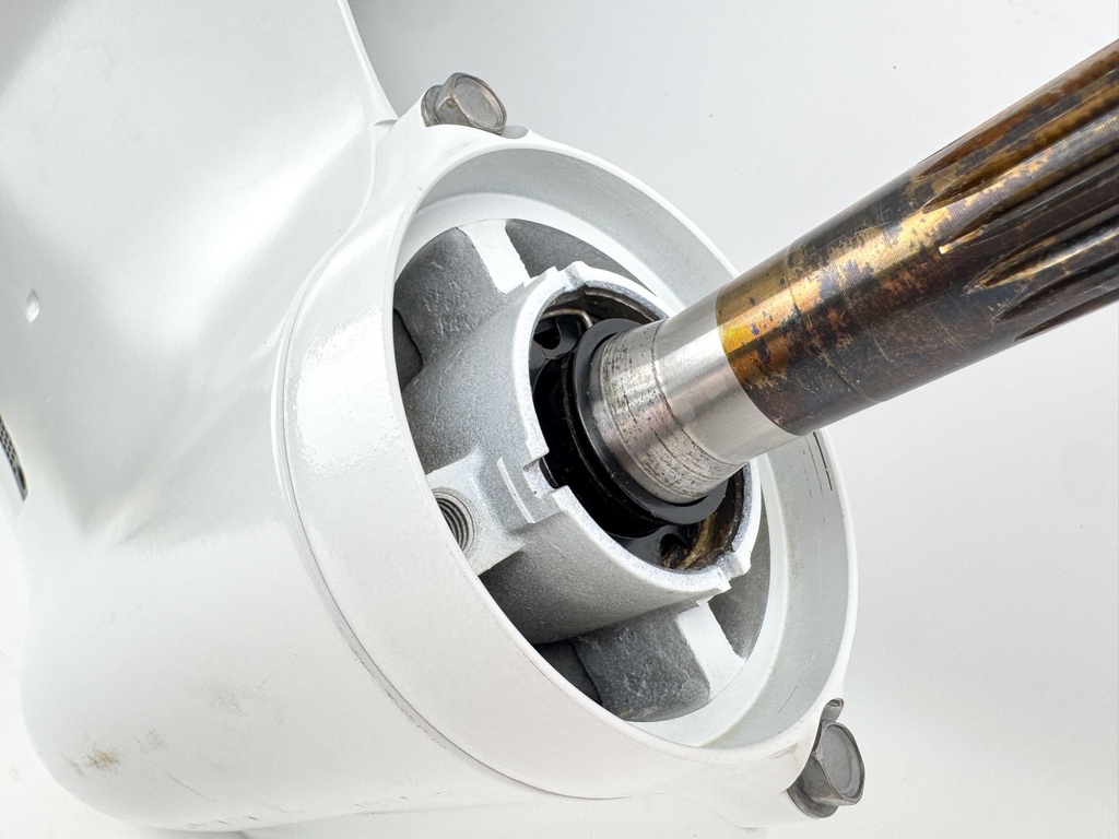 2001-18 Suzuki 115 140 HP 4 Stroke Outboard 20" Long Lower Unit Gear Case