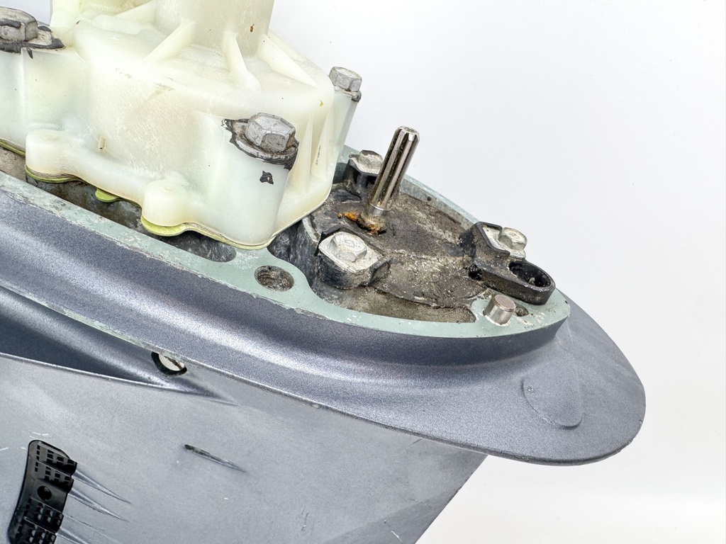 Yamaha 200 225 HP 4 Stroke Outboard 25" XL Lower Unit Gear Case RH 2002-2015