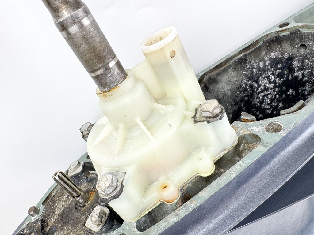 Yamaha 200 225 HP 4 Stroke Outboard 25" XL Lower Unit Gear Case RH 2002-2015