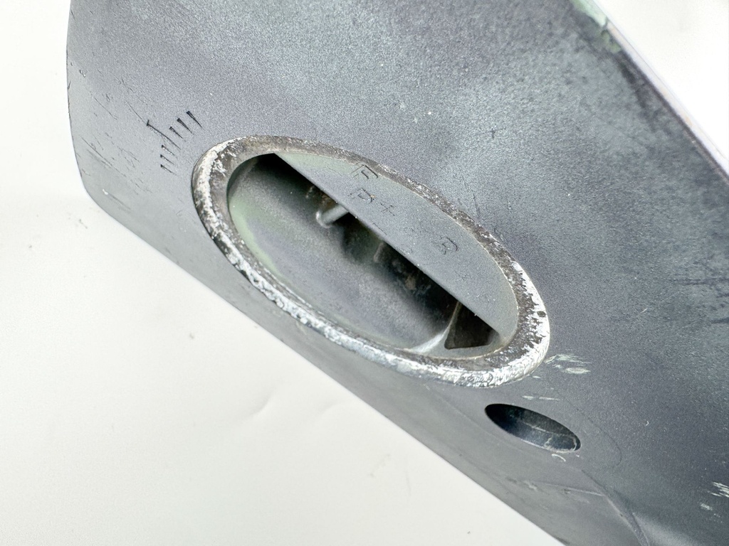 Yamaha 250HP F250 3.3L 25" Shaft Lower Unit Gear Case RH Standard Rotation