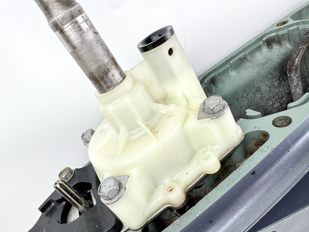 Yamaha 250HP F250 3.3L 25" Shaft Lower Unit Gear Case RH Standard Rotation