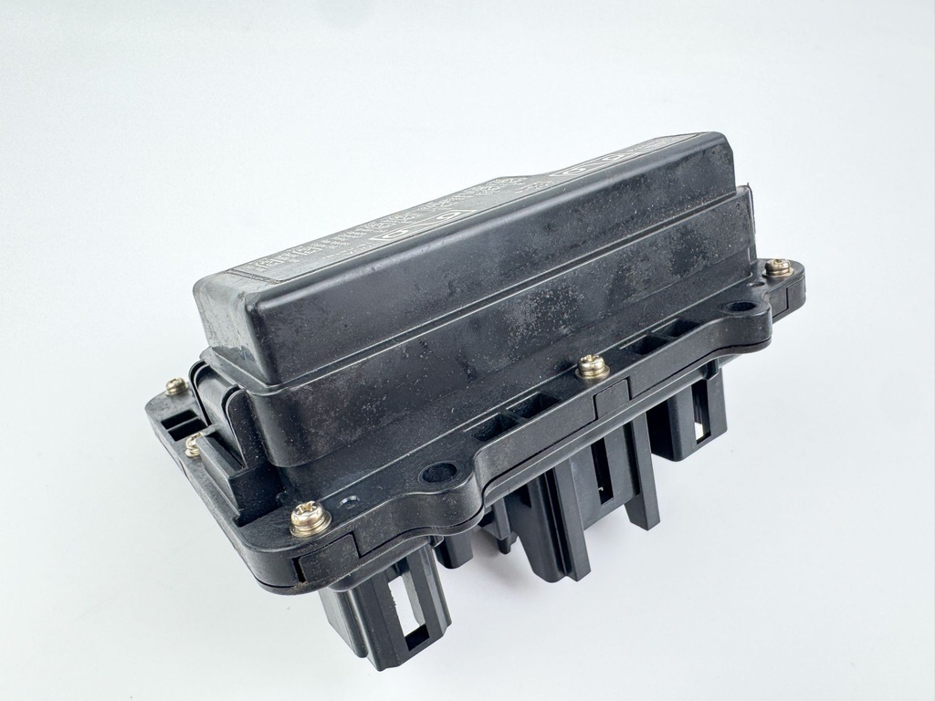 2012 Yamaha 300 HP 4 Stroke Outboard Fuse Box 6CE-82170-00-00 OEM